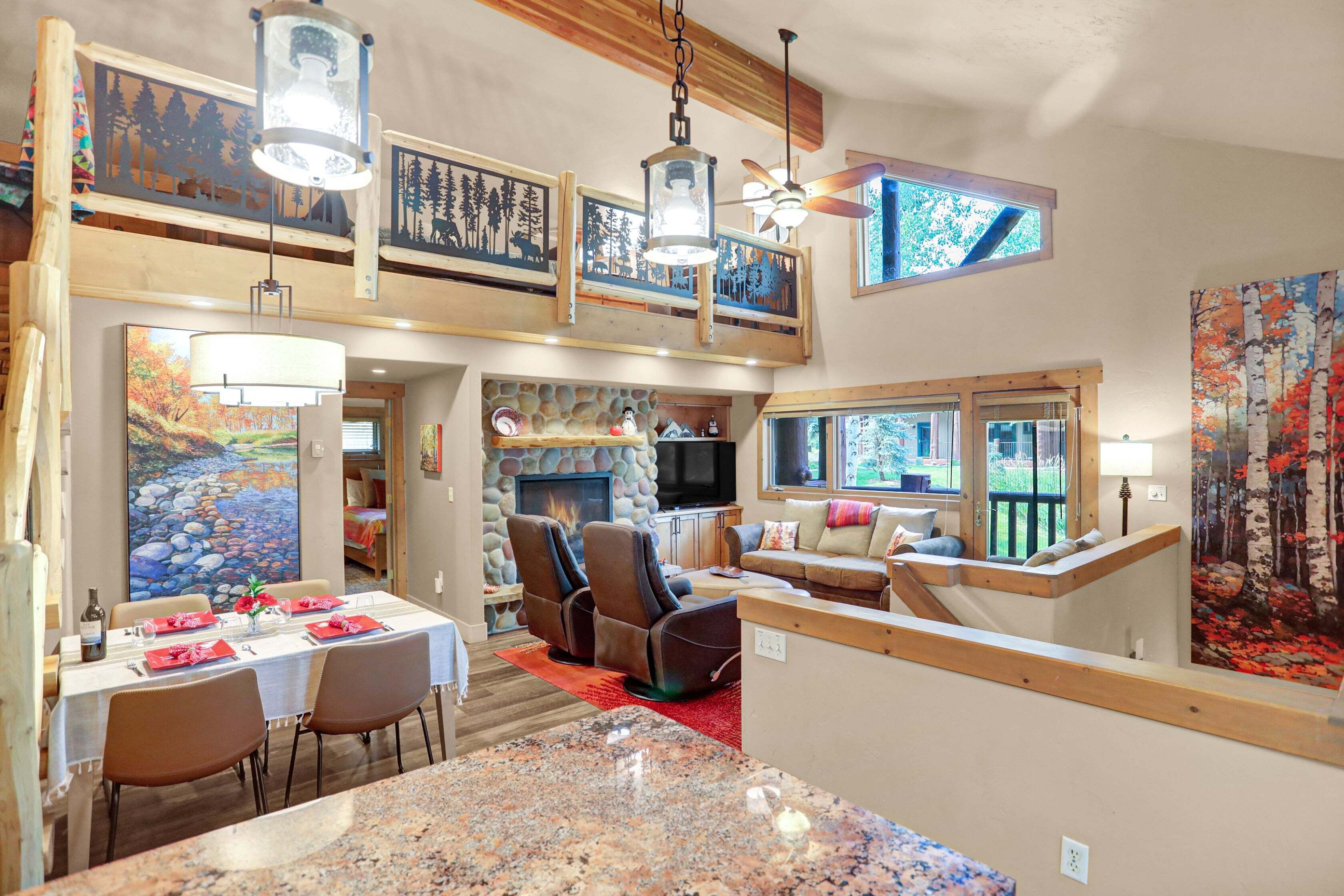 Smart TV, fireplace