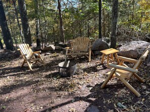 Property grounds - Cozy serene cabin,Away from it all yet close to everything. (Sweetwater)