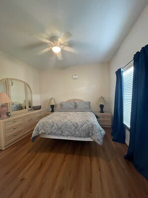 2 bedrooms, iron/ironing board, free WiFi, bed sheets