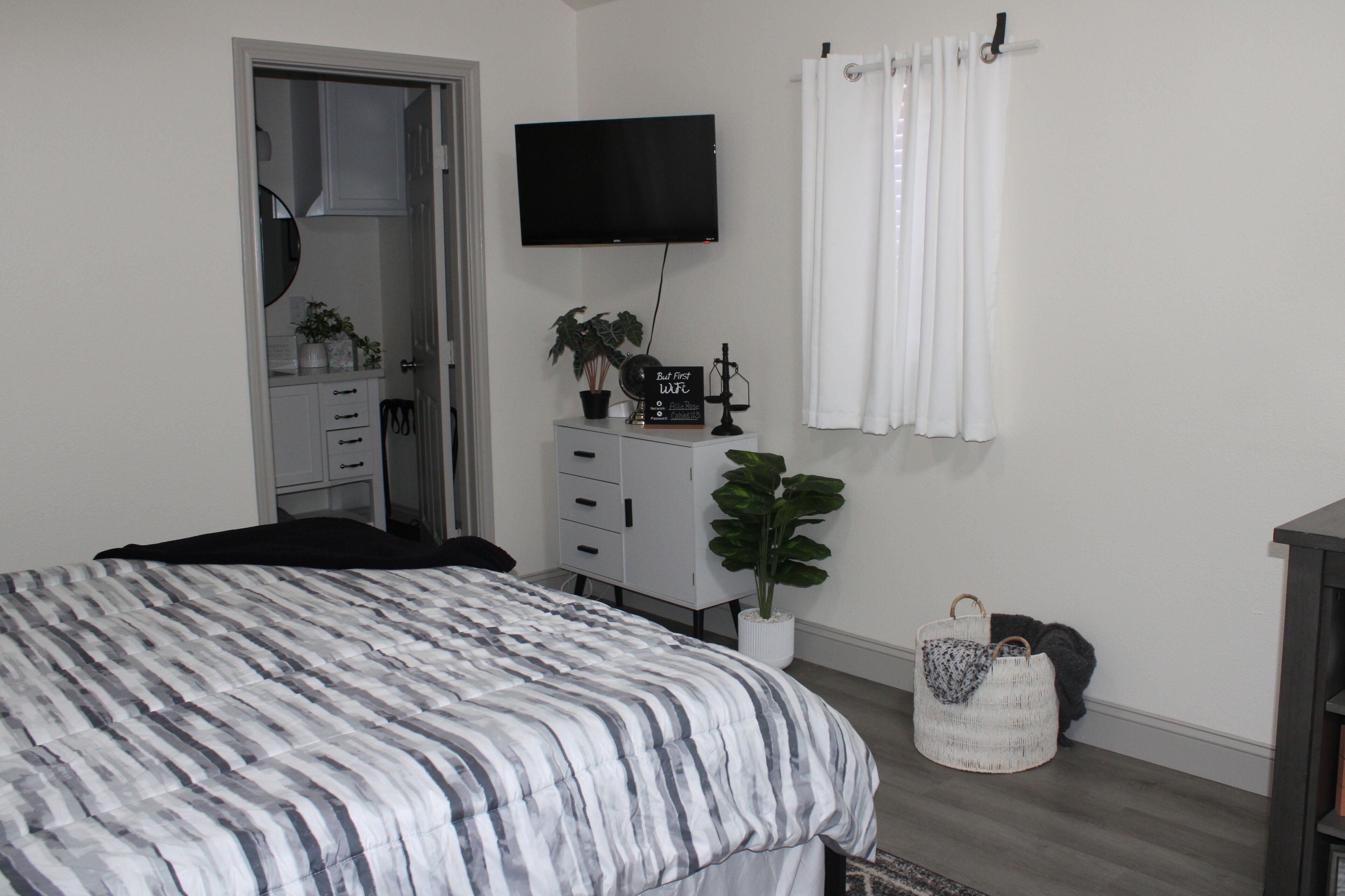 1 bedroom, iron/ironing board, WiFi, bed sheets