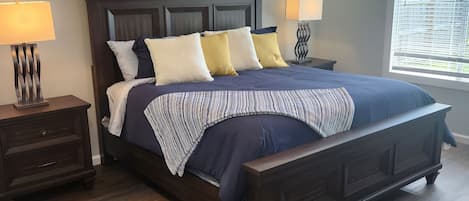 3 chambres, fer et planche à repasser, lit parapluie, Wi-Fi gratuit