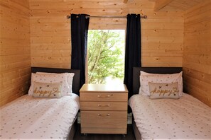 3 slaapkamers, een strijkplank/strijkijzer, wifi, beddengoed
