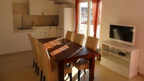 Unclassified image, 5 of 13, button - Apartments Edita - Terrace With sea View and Sunchaires (Tisno)