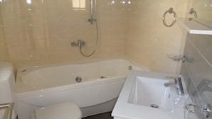 Unclassified image, 3 of 13, button - Apartments Edita - Terrace With sea View and Sunchaires (Tisno)