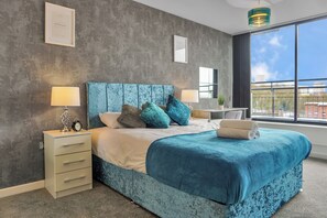 2 chambres, fer et planche à repasser, Wi-Fi, draps fournis