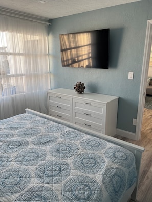 2 bedrooms, iron/ironing board, WiFi, bed sheets - 2 bedroom 2 bathroom condo style unit Located at the Chateau Bleu North Wildwood (Wildwood)
