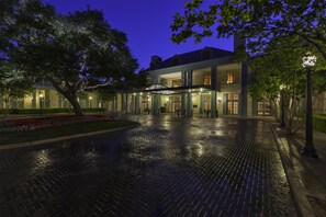 Unclassified image, 4 of 48, button - 1-Bedroom Suite at a 4⭐️ Hotel (San Antonio)