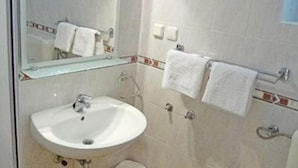 Apartment - Vlado - 300 m From Pebble Beach - SA6 2 (Omisalj)