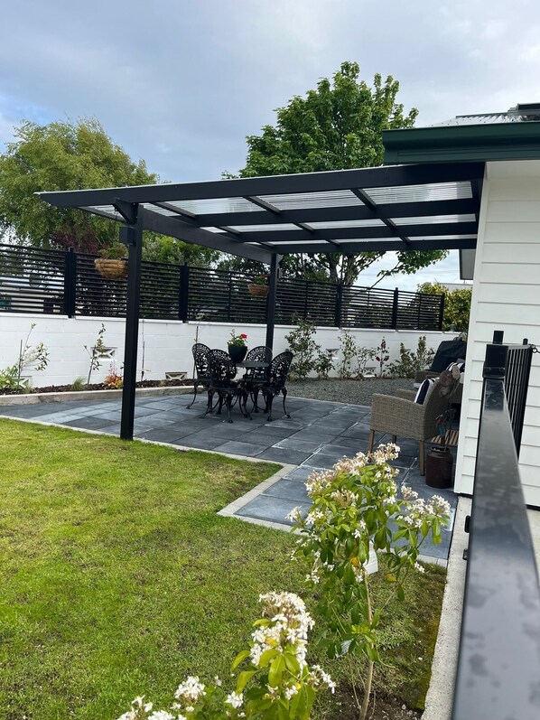 屋外ダイニングエリア