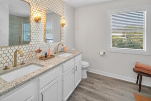 Hair dryer, towels, soap, shampoo - Lackland AFB Luxury - Sleeps 15 · Games · Big Yard (San Antonio)
