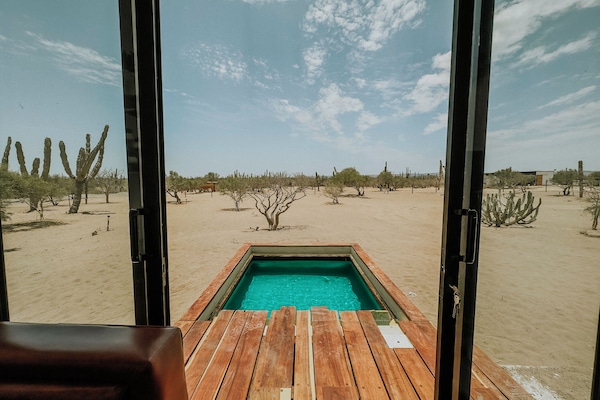 4 outdoor pools