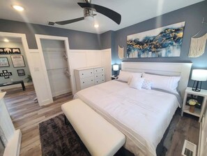 4 makuuhuonetta, silitysrauta/-lauta, vauvan matkasänky, Wi-Fi