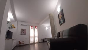 Living area - Sciesa Apartment 1st Floor - Air Conditioning - Wifi (Avola)
