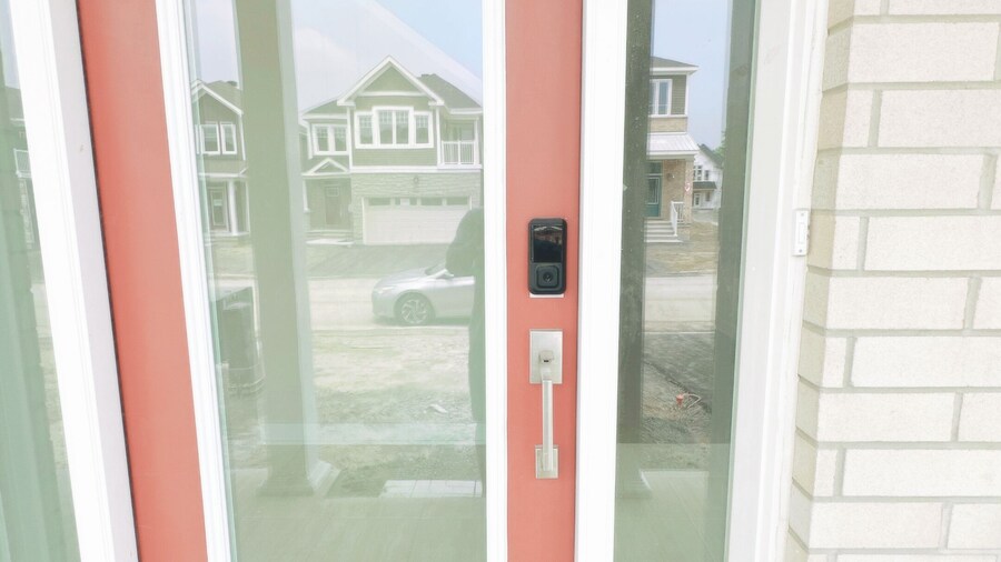 Beautiful rooms with Netflix