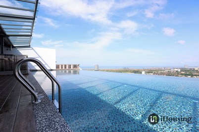 The Quartz Residence By I Housing