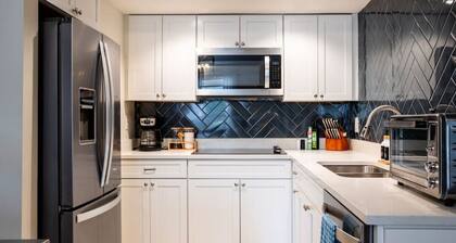 Famous Music Row Presidential Suite 2 Bedroom, 2 Bathroom, 4 Beds