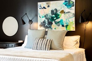 2 bedrooms, desk, iron/ironing board, free WiFi - Famous Music Row Presidential Suite with Guitar Pool! (Nashville)