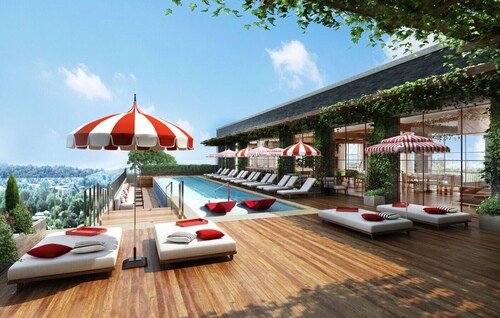 Famous Music Row Presidential Suite with Guitar Pool!