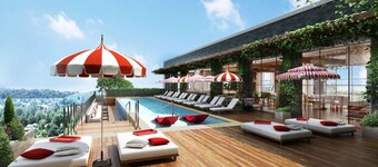 Famous Music Row Presidential Suite with Guitar Pool!