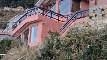 Mặt tiền nơi lưu trú