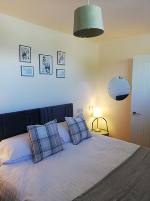 3 chambres, fer et planche à repasser, Wi-Fi, literie fournie