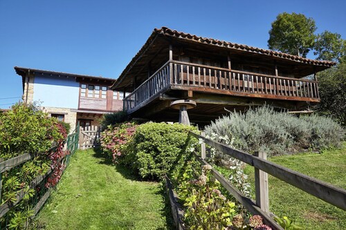 Cozy Cottage with Pool & Terrace