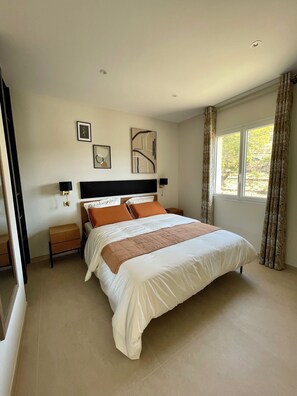 2 sovrum, ljudisolering, strykjärn/strykbräda och wi-fi