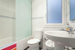 Bathtub - Apartment in Barcelona near Passeig de Gràcia (Barcelona)
