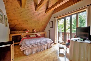 4 bedrooms, free WiFi - Holiday Home in Vielha near Baqueira Ski Area (Vielha)