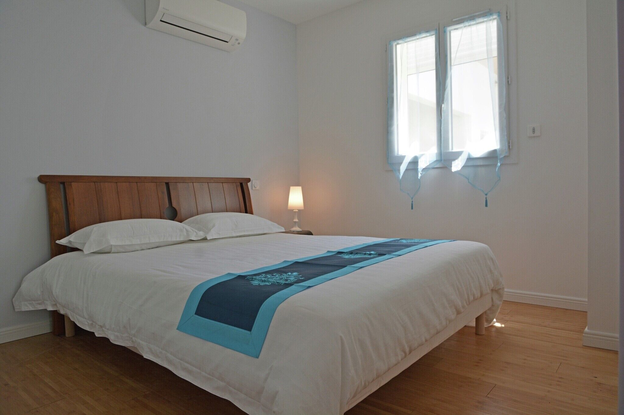 3 chambres, fer et planche à repasser, Wi-Fi gratuit