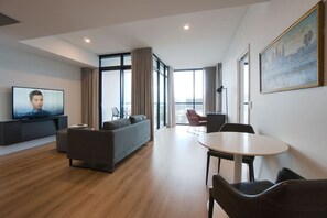 Televisio, työhuone