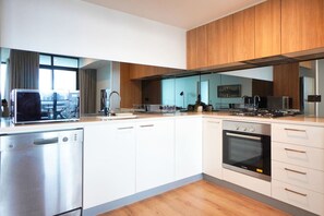 Fridge, microwave, oven, stovetop - Beautiful Cambodian Inspired Apt with Pool & Gym (Adelaide)