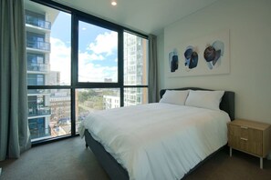 Iron/ironing board, WiFi, bed sheets - Contemporary 3BR Apartment with Pool and Spa (Adelaide)