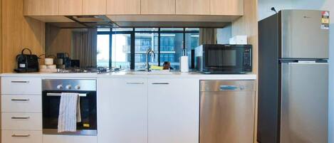 Fridge, microwave, oven, stovetop