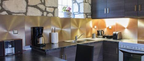 Fridge, microwave, oven, stovetop