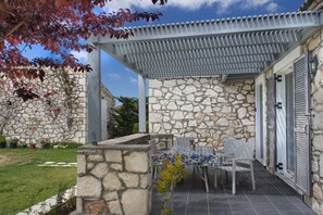 Patio / Balcony - Villa near Sea in Agrilia (Αgrilia)