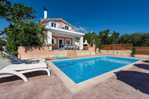 Villa in Zakynthos mit privatem Pool & Aussicht