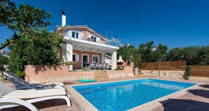 Villa in Zakynthos mit privatem Pool & Aussicht