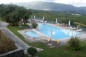 Pool - Apartment in Corfu near the Sea (Paleokastritsa, Corfu)