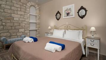 1 bedroom, iron/ironing board, free WiFi