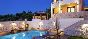 Villa in Arkadi with Private Pool & Sea Nearby