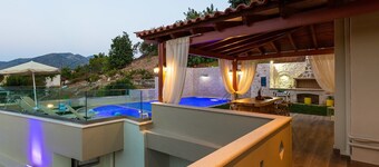 Villa in Crete with Private Pool & Beaches Nearby