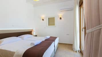 11 bedrooms, iron/ironing board, free WiFi, bed sheets
