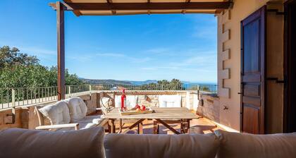 Villa in Prines with White Mountains View