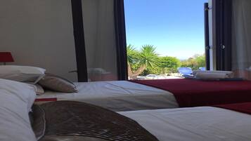 2 bedrooms, iron/ironing board, WiFi