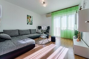 Smart TV, foosball, table tennis