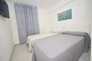 1 Schlafzimmer, Bügeleisen/Bügelbrett, Bettwäsche