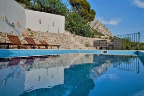 Pool - Villa in Podgora with Pool near Beach (Podgora)
