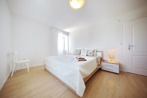 3 bedrooms, iron/ironing board, free WiFi