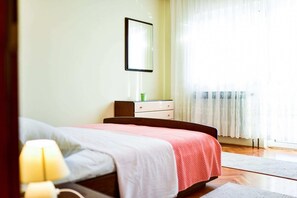 3 عدّة غرف نوم وسرير سفر وواي فاي مجانًا